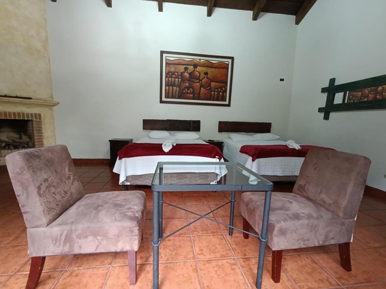 Donde Lico Hotel Antigua Bagian luar foto