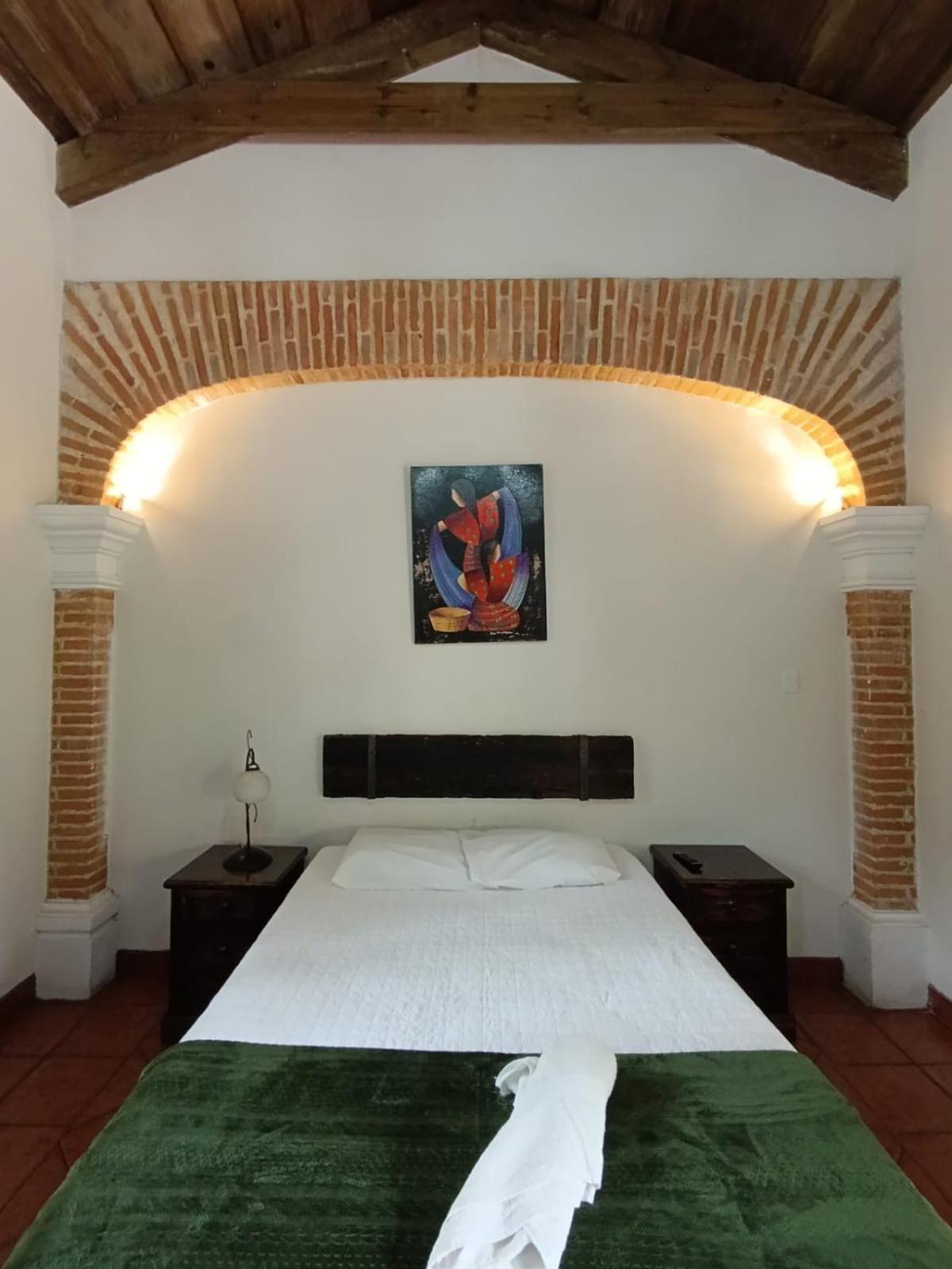 Donde Lico Hotel Antigua Bagian luar foto