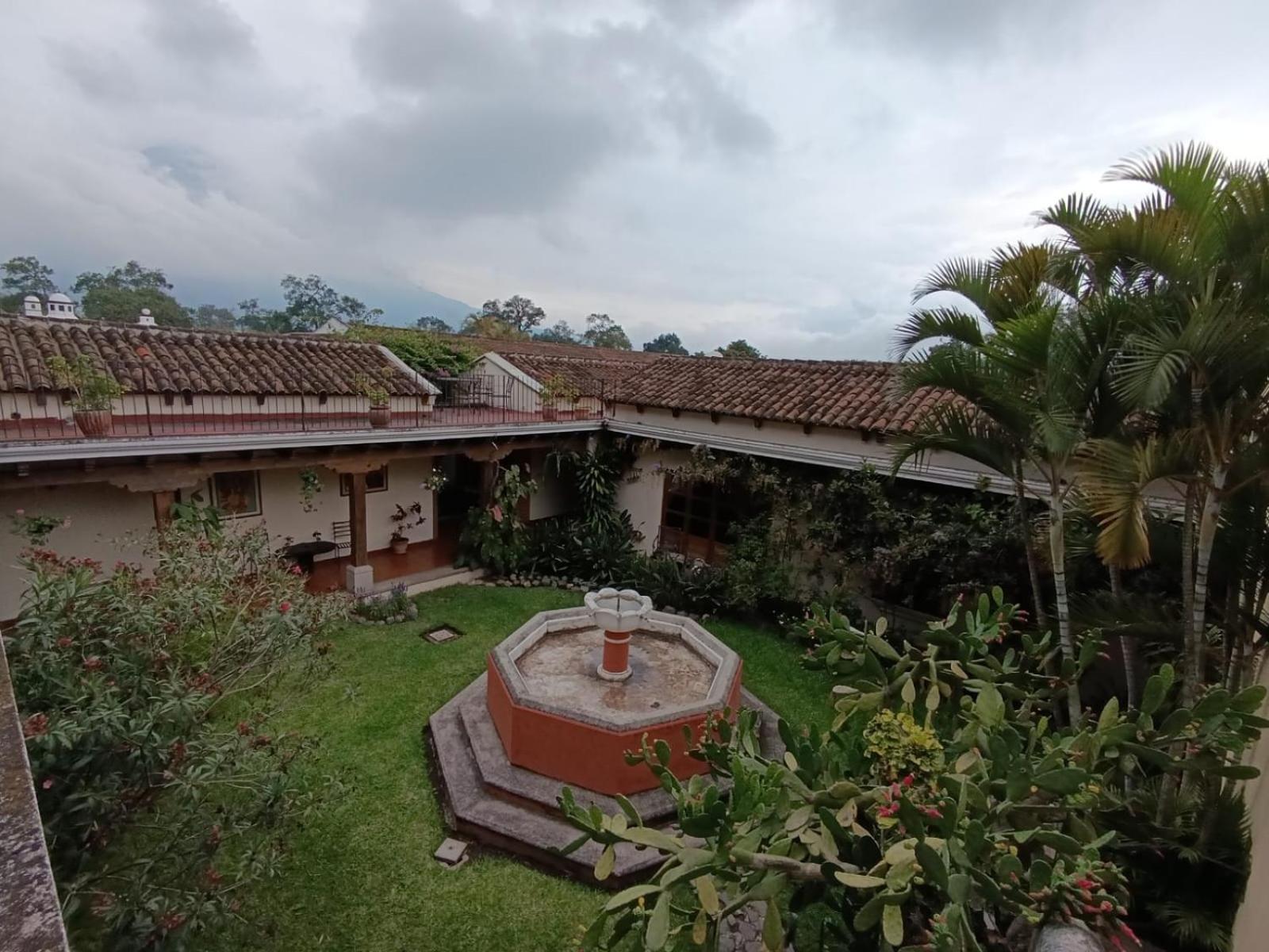 Donde Lico Hotel Antigua Bagian luar foto