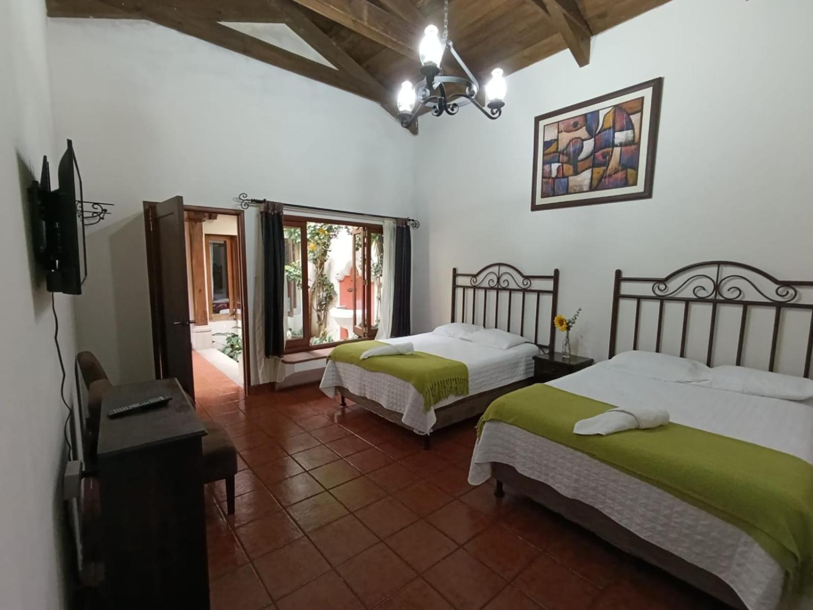 Donde Lico Hotel Antigua Bagian luar foto